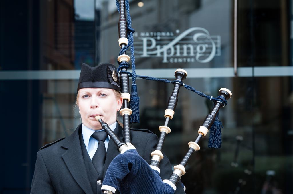 The Pipers' Tryst Hotel Glasgow Exterior photo